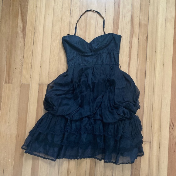 Bebe 100% silk tiered dress - Picture 5 of 9